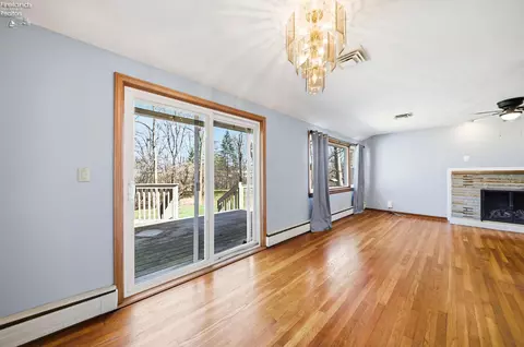 Living - 1073 Rosealee Ave, Elyria, OH 44035 photo 5 of 5