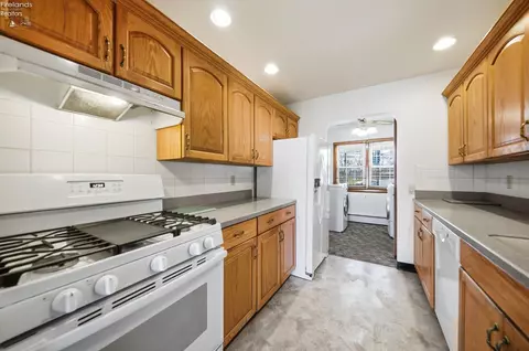 Kitchen - 1073 Rosealee Ave, Elyria, OH 44035 photo 1 of 4