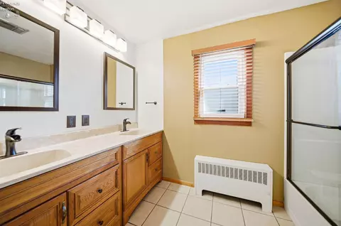 Bath - 1073 Rosealee Ave, Elyria, OH 44035 photo 1 of 5