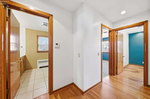 Entry Way - 1073 Rosealee Ave, Elyria, OH 44035 photo 1 of 4
