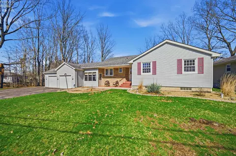 Exterior - 1073 Rosealee Ave, Elyria, OH 44035 photo 1 of 8