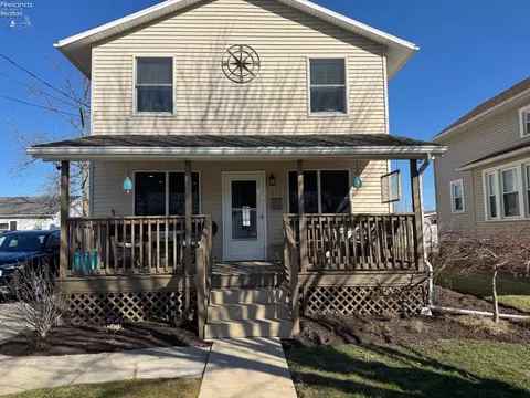 311 Walnut St, Port Clinton, OH 43452