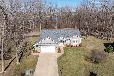 1249 Lost Lake Rd, Port Clinton, OH 43452