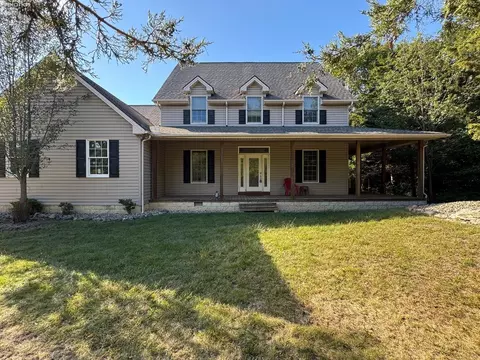 115 Beech St, Kelleys Island, OH 43438