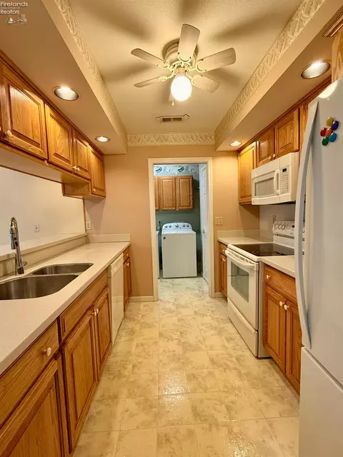 Kitchen - 1805 E Waterberry, Huron, OH 44839 photo 2 of 3