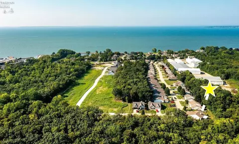 View/Area - 329 Lighthouse Oval, Marblehead, OH 43440 photo 1 of 2