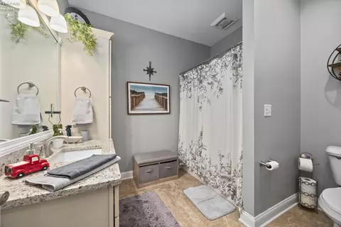 Bath - 329 Lighthouse Oval, Marblehead, OH 43440 photo 2 of 3