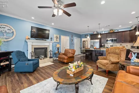 Living - 329 Lighthouse Oval, Marblehead, OH 43440 photo 2 of 3