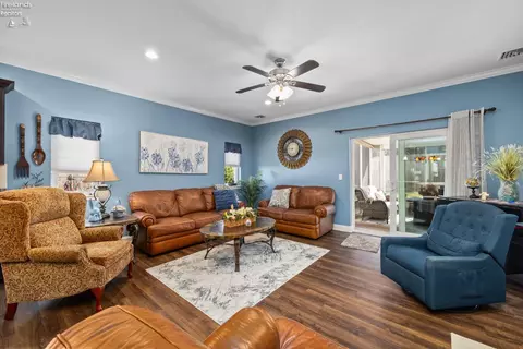 Living - 329 Lighthouse Oval, Marblehead, OH 43440 photo 1 of 3