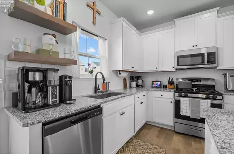 Kitchen - 401 River Run Dr, Elyria, OH 44035 photo 1 of 1