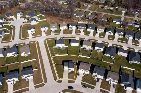 View/Area - 401 River Run Dr, Elyria, OH 44035 photo 3 of 4