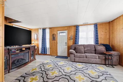 Living - 25 E League St, Norwalk, OH 44857 photo 1 of 2