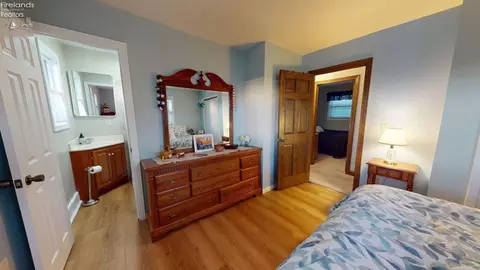 Bedroom - 124 Rustic Rook Rd, Willard, OH 44890 photo 2 of 5
