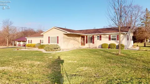 124 Rustic Rook Rd, Willard, OH 44890