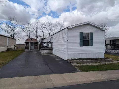 220 Maple Ln #15, Green Springs, OH 44836