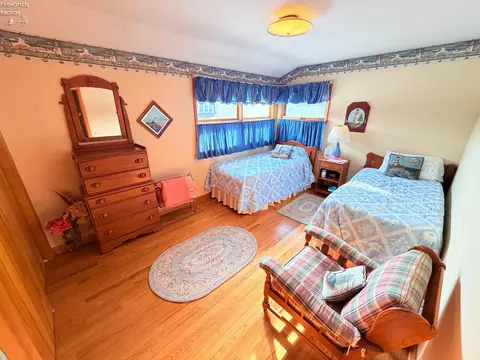 Bedroom - 7631 E Downend Dr, Marblehead, OH 43440 photo 3 of 4