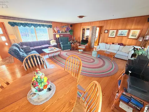 Living - 7631 E Downend Dr, Marblehead, OH 43440 photo 4 of 4