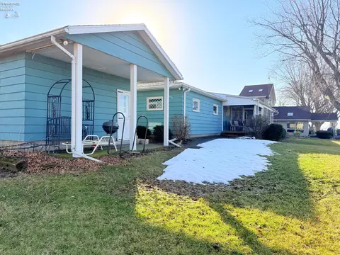 Exterior - 7631 E Downend Dr, Marblehead, OH 43440 photo 5 of 10