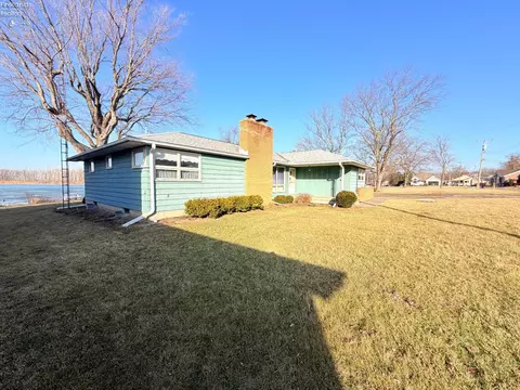 Exterior - 7631 E Downend Dr, Marblehead, OH 43440 photo 9 of 10