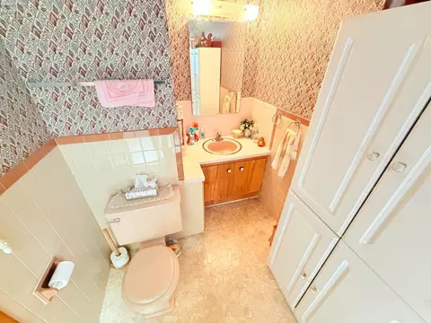 Bath - 7631 E Downend Dr, Marblehead, OH 43440 photo 1 of 2