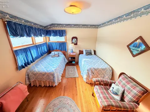 Bedroom - 7631 E Downend Dr, Marblehead, OH 43440 photo 2 of 4