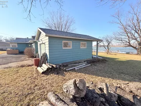 Exterior - 7631 E Downend Dr, Marblehead, OH 43440 photo 7 of 10