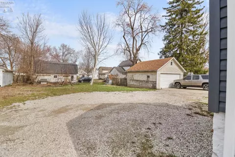 Exterior - 817 E Main St, Bellevue, OH 44811 photo 4 of 4
