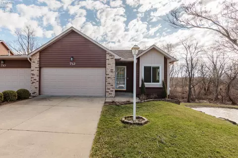 712 Elizabeth Dr, Huron, OH 44839