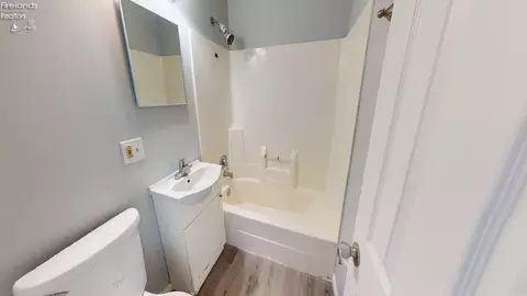 Bath - 569 W Pearl St, Willard, OH 44890 photo 1 of 1