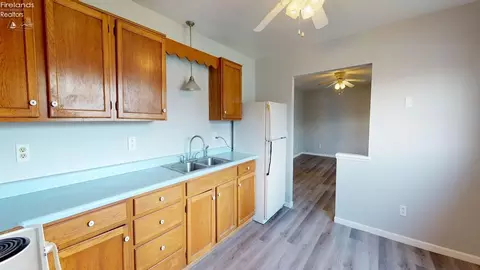 Kitchen - 569 W Pearl St, Willard, OH 44890 photo 2 of 2