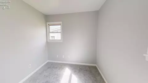 Bedroom - 569 W Pearl St, Willard, OH 44890 photo 4 of 4