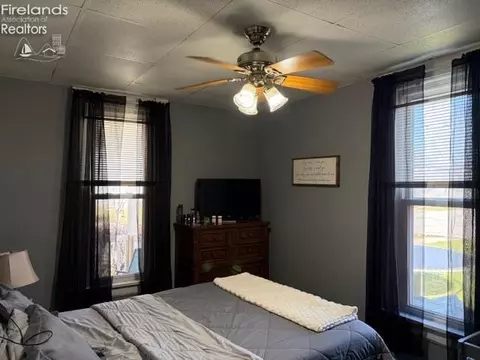 Bedroom - 376 E Perry St, Tiffin, OH 44883 photo 1 of 7