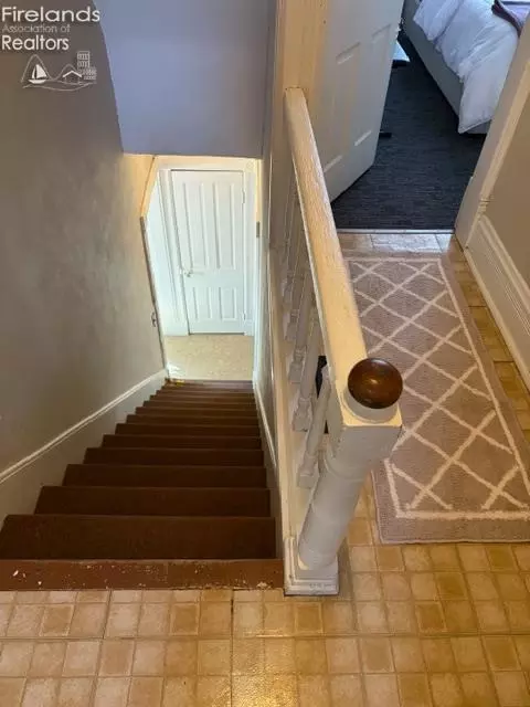 Entry Way - 376 E Perry St, Tiffin, OH 44883 photo 2 of 3