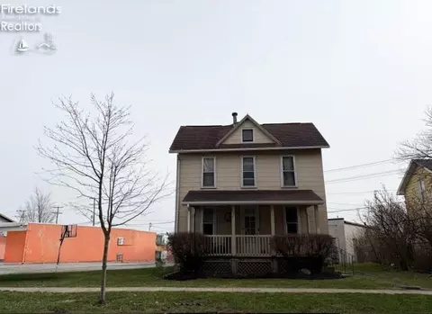 376 E Perry St, Tiffin, OH 44883