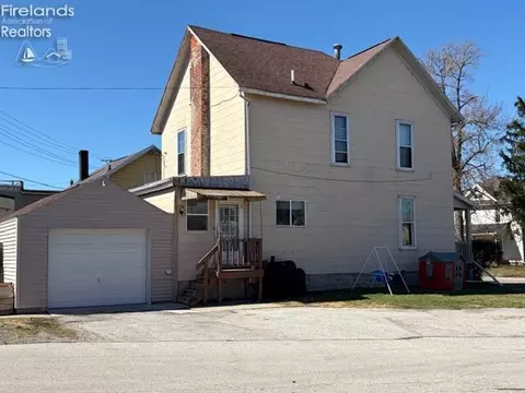 Exterior - 376 E Perry St, Tiffin, OH 44883 photo 1 of 2