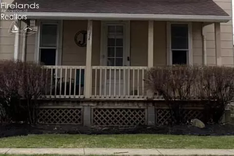 Exterior - 376 E Perry St, Tiffin, OH 44883 photo 2 of 2