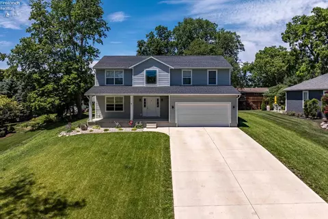 3712 N Delwood Dr, Port Clinton, OH 43452
