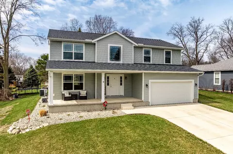 3712 N Delwood Dr, Port Clinton, OH 43452
