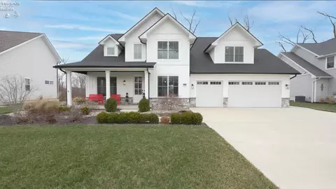 5031 E Blue Teal Dr, Port Clinton, OH 43452