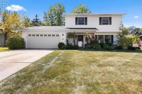 2630 Robinhood Dr, Lorain, OH 44053