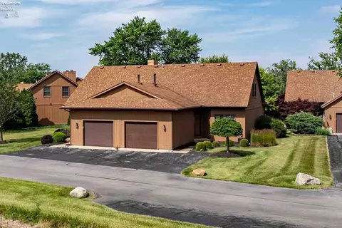 70 N Harbors End Dr, Port Clinton, OH 43452