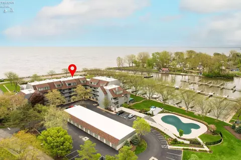 645 Mariner Vlg, Huron, OH 44839