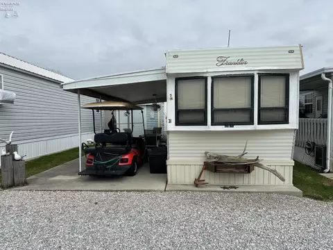 1220 W Richey Rd #31, Port Clinton, OH 43452