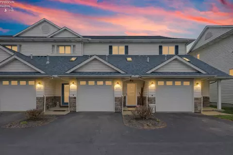 1223 W Lakeshore Dr, Port Clinton, OH 43452