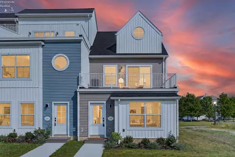 445 Harbor Ln, Lorain, OH 44052