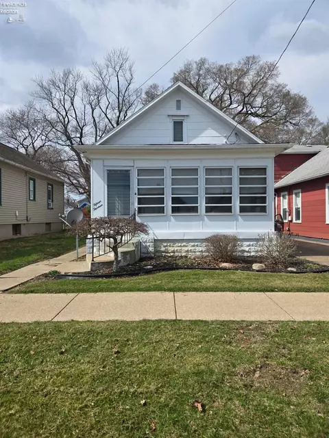 1513 Pearl St, Sandusky, OH 44870