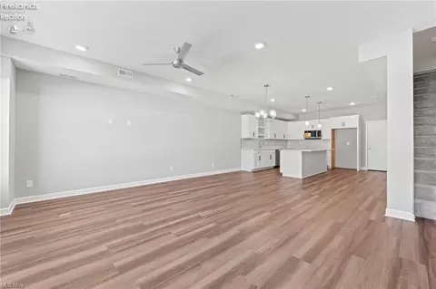 Living - 457 Harbor Ln, Lorain, OH 44052 photo 3 of 6