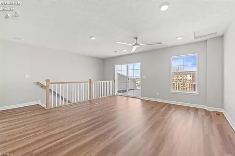 Living - 457 Harbor Ln, Lorain, OH 44052 photo 6 of 6