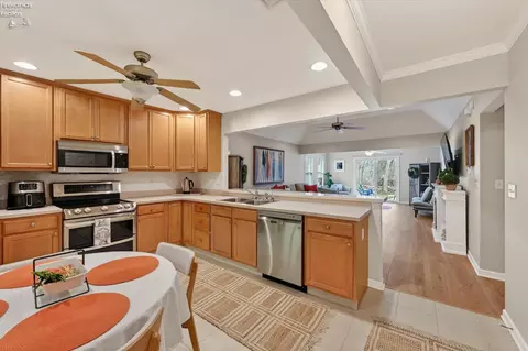 Kitchen - 340 Lighthouse Oval, Marblehead, OH 43440 photo 2 of 4