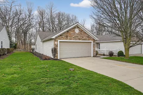 Exterior - 340 Lighthouse Oval, Marblehead, OH 43440 photo 3 of 11
